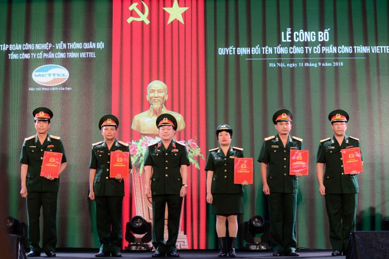 Phu Trach Chu Tich Kiem Tong Giam Doc Tap Doan Viettel Trao Quyet Dinh Cho Ban Tgd Tong Cong Ty Cp Cong Trinh Viettel